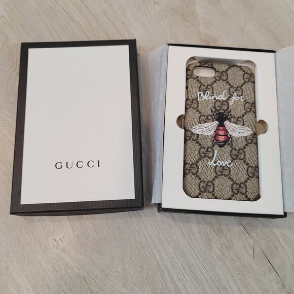 NWT Gucci GG Supreme Monogram Blind for Love Bee iPhone 7 Case - Picture 6 of 6